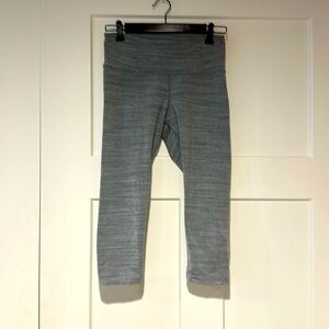 Manduka yoga pant; worn once; size M; capri legging